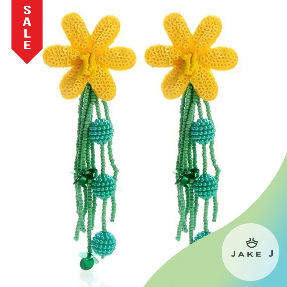🍑Big Yellow Beaded Daisy Earrings